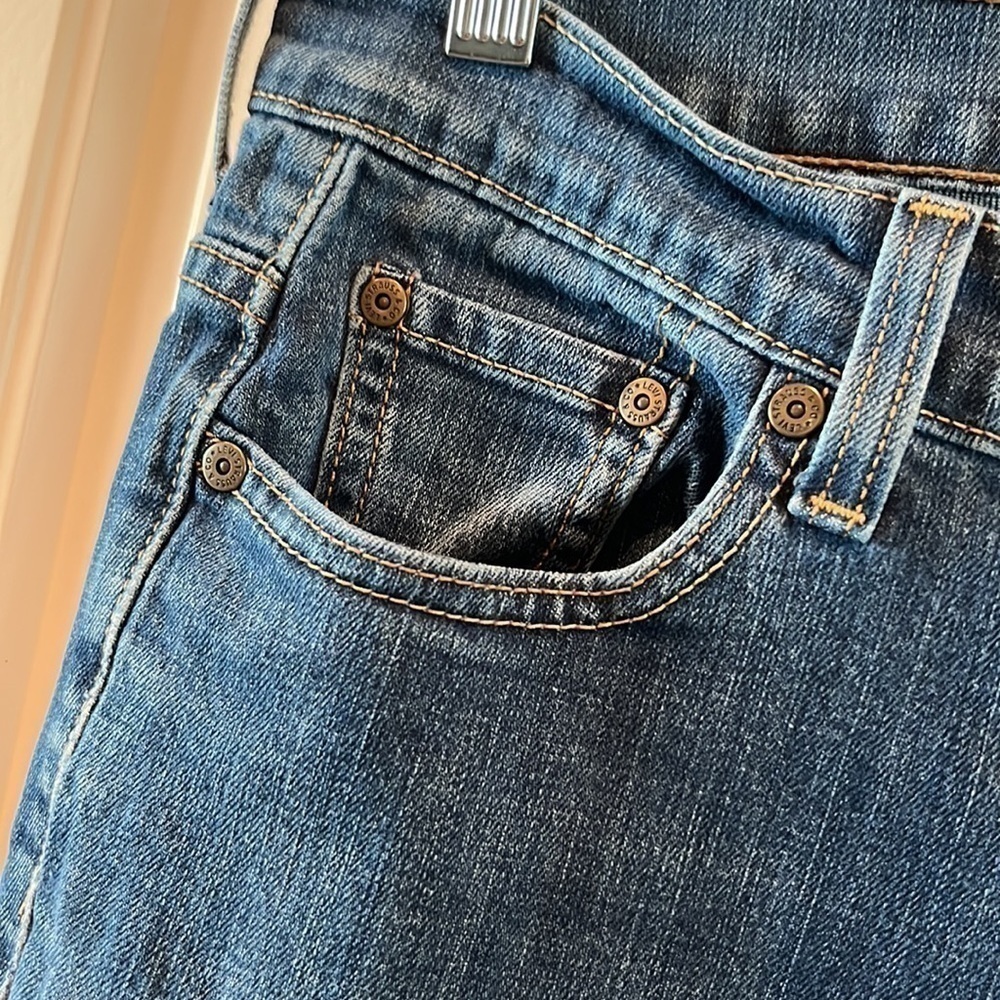 Levi’s 515 bootcut with rare R tag medium wash size 6 Long - Picture 3 of 13